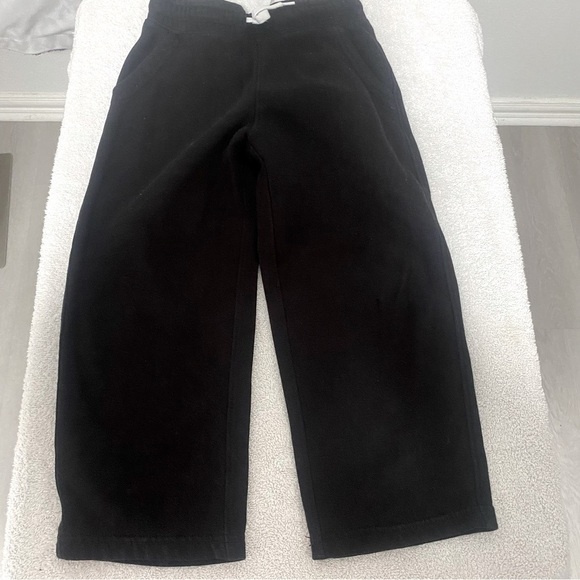 Old Navy Kids Pullover Hoodie and Joggers with Pockets and Drawstring Black S6/7 - Picture 2 of 14